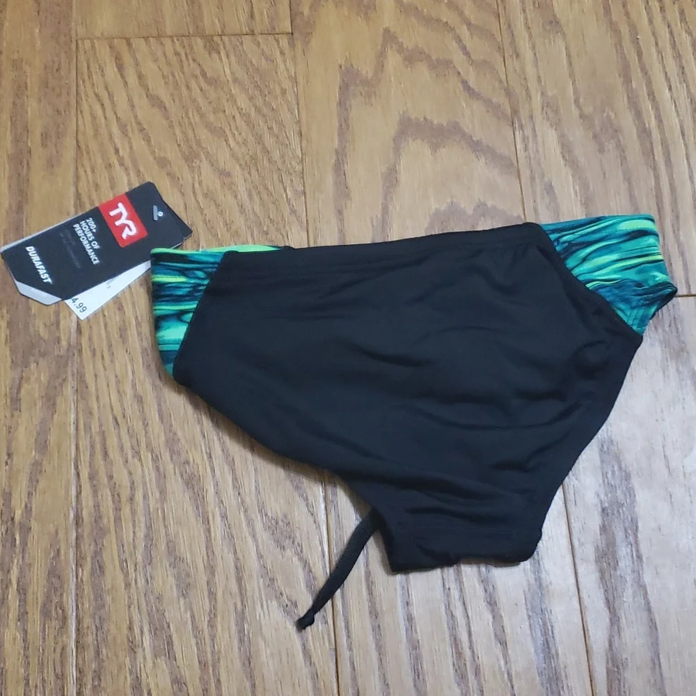TYR Hydra Racer Brief 28